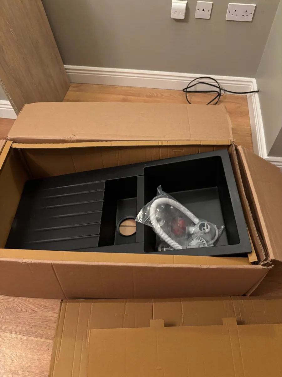 Black Sink - Image 3