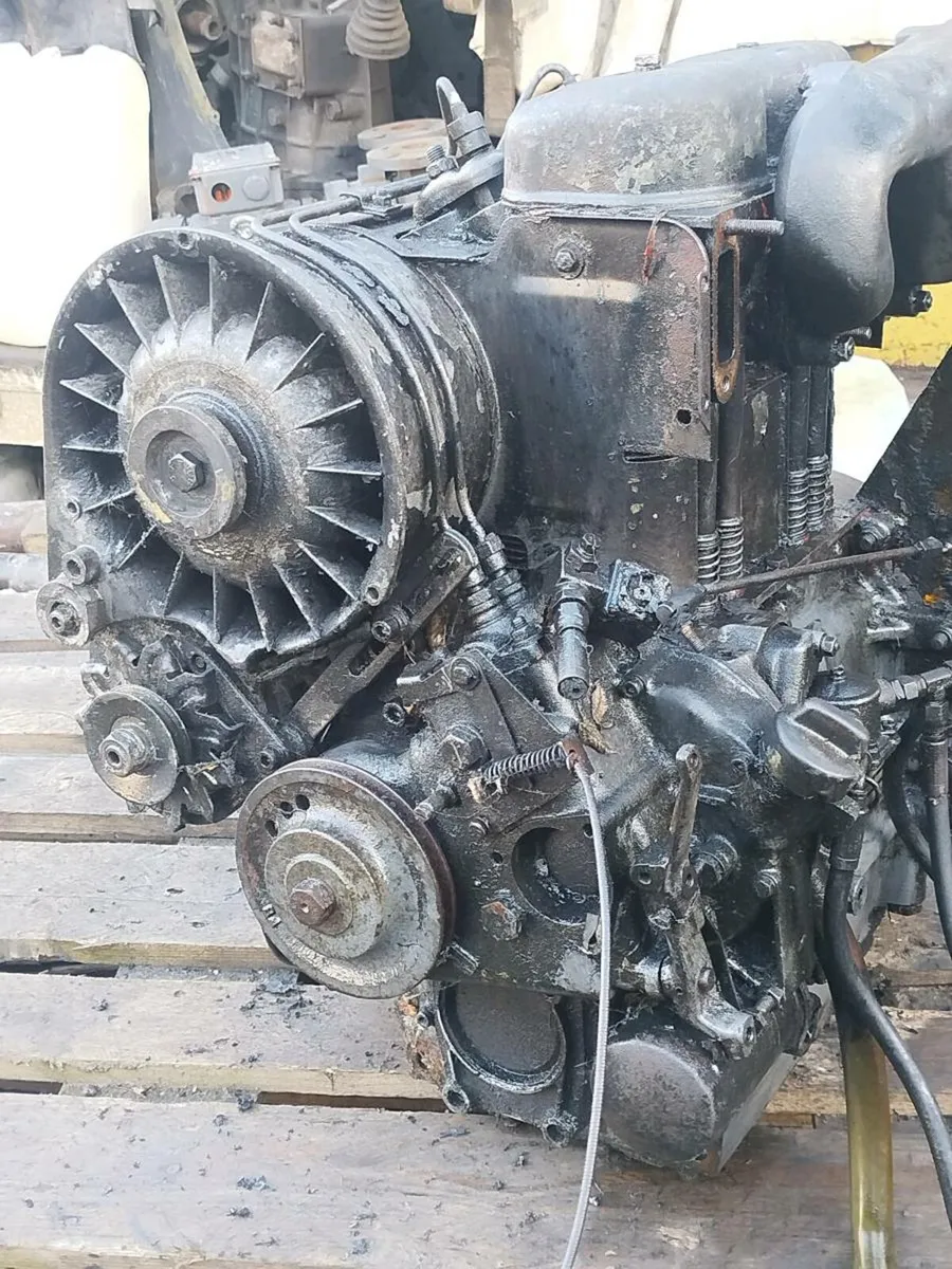 Deutz F2L511 two cylinder air-cooled engine. - Image 4