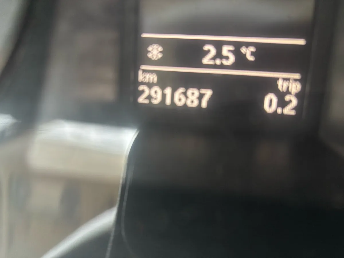 Volkswagen Passat 2.0 TDI Highline (170 BHP) - Image 2