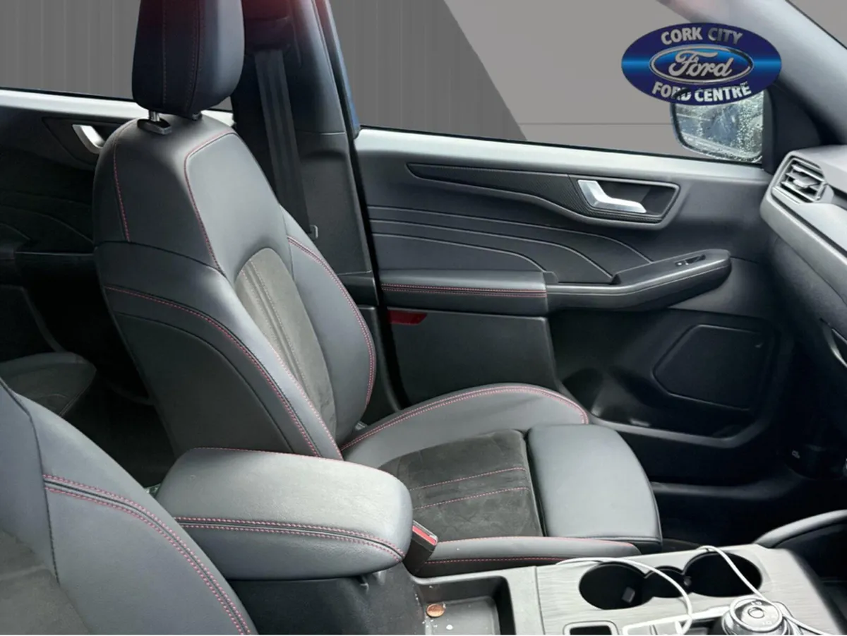 Ford Kuga ST-LINE X 5DR 2.5HEV225 S6 - Image 4