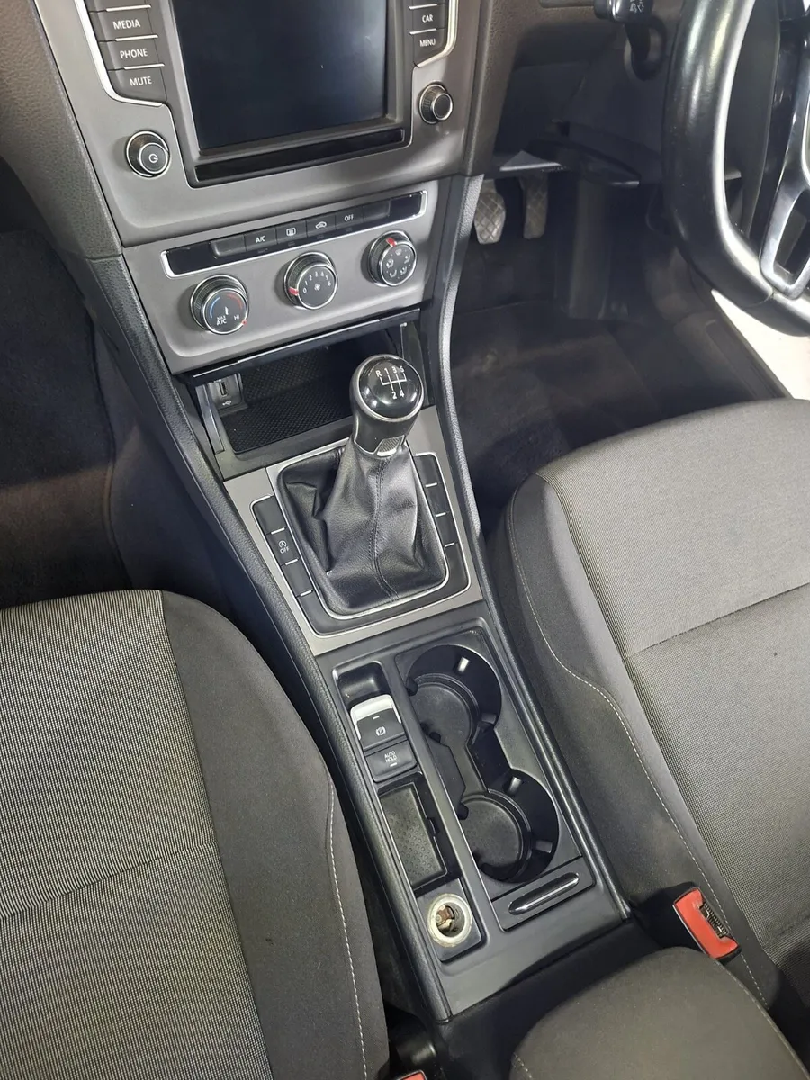 Volkswagen Golf - Image 3