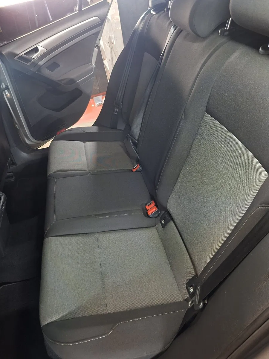 Volkswagen Golf - Image 4