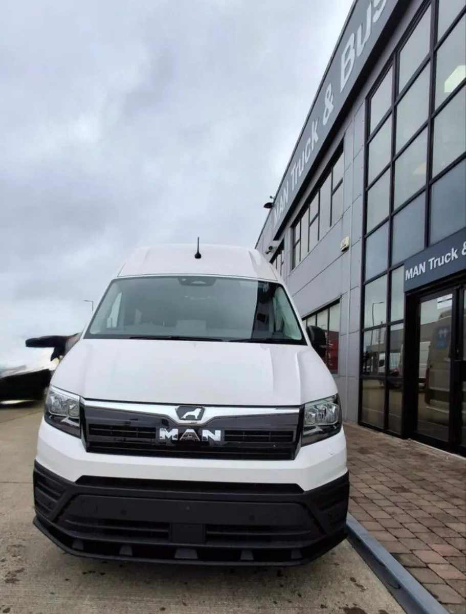 MAN TGE Minibus - 18 Seater - Image 2