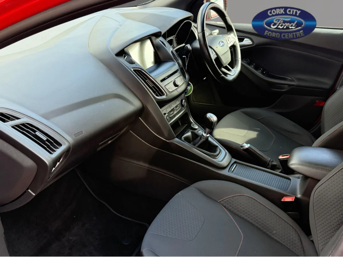 Ford Focus ST-LINE 1.0 ECOBOOST 125PS 6SPEED - Image 3