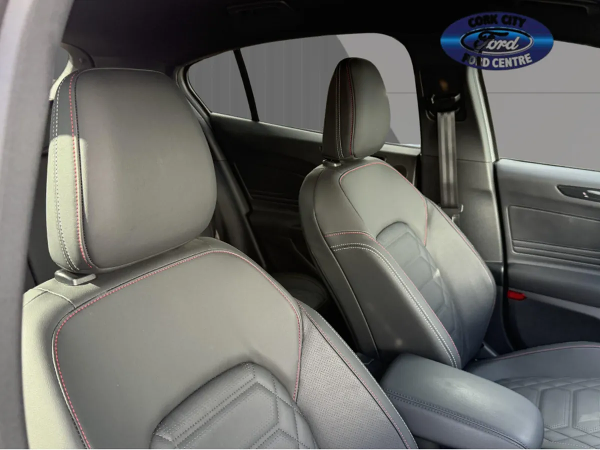 Ford Focus ST-LINE X 5DR 1.0T 125 MHEV - Image 3