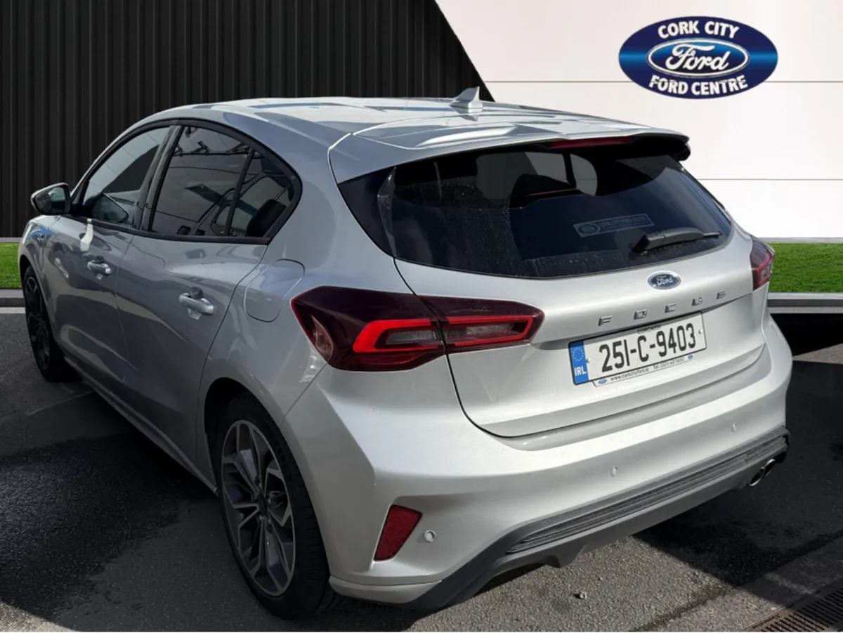 Ford Focus ST-LINE X 5DR 1.0T 125 MHEV - Image 4