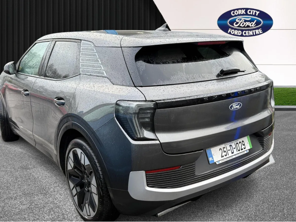 Ford Explorer PREMIUM 77KWH EXTENDE - Image 4