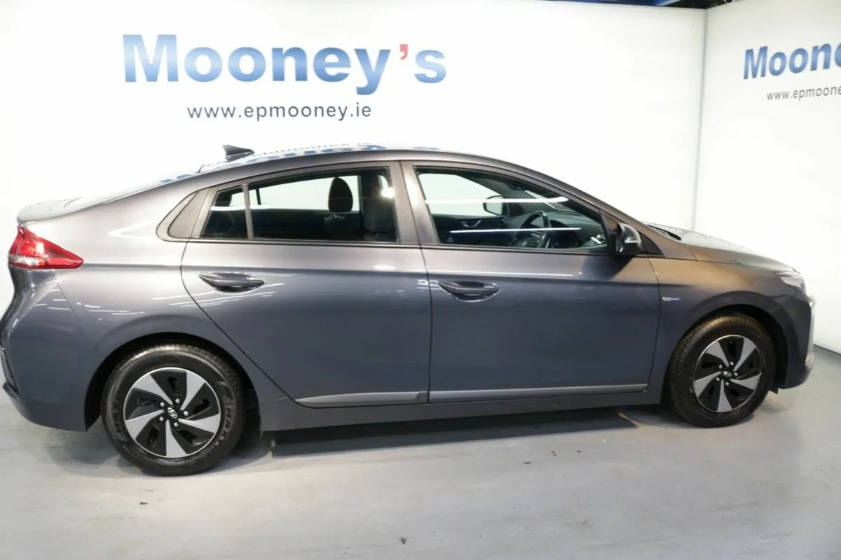 Hyundai IONIQ HYBRID 1.6L HATCHBACK - Image 4