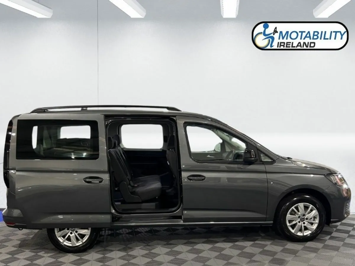 Volkswagen Caddy Wheelchair Accessible 7 Seater - Image 4