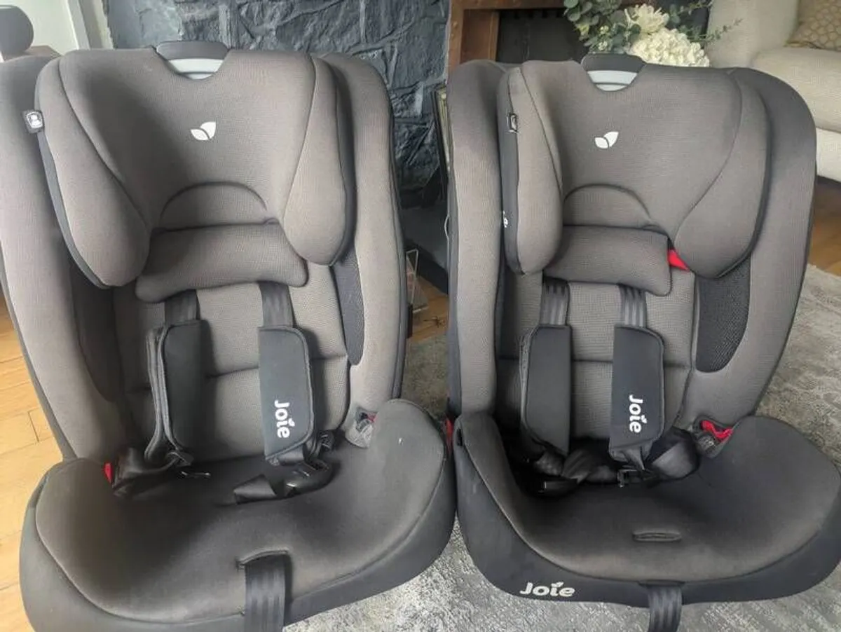 2 x Joie car seat 9-36kg