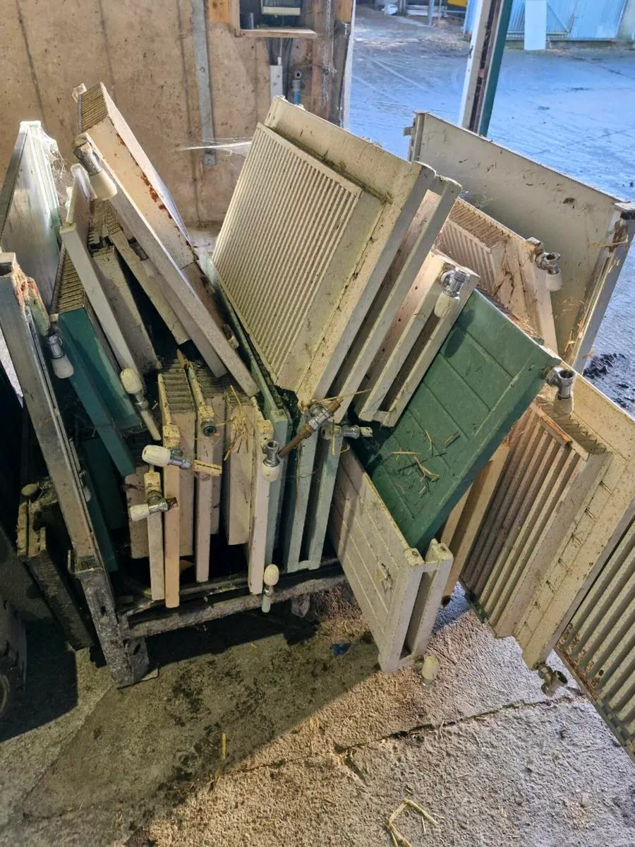 Oil burner with radiators - Image 3