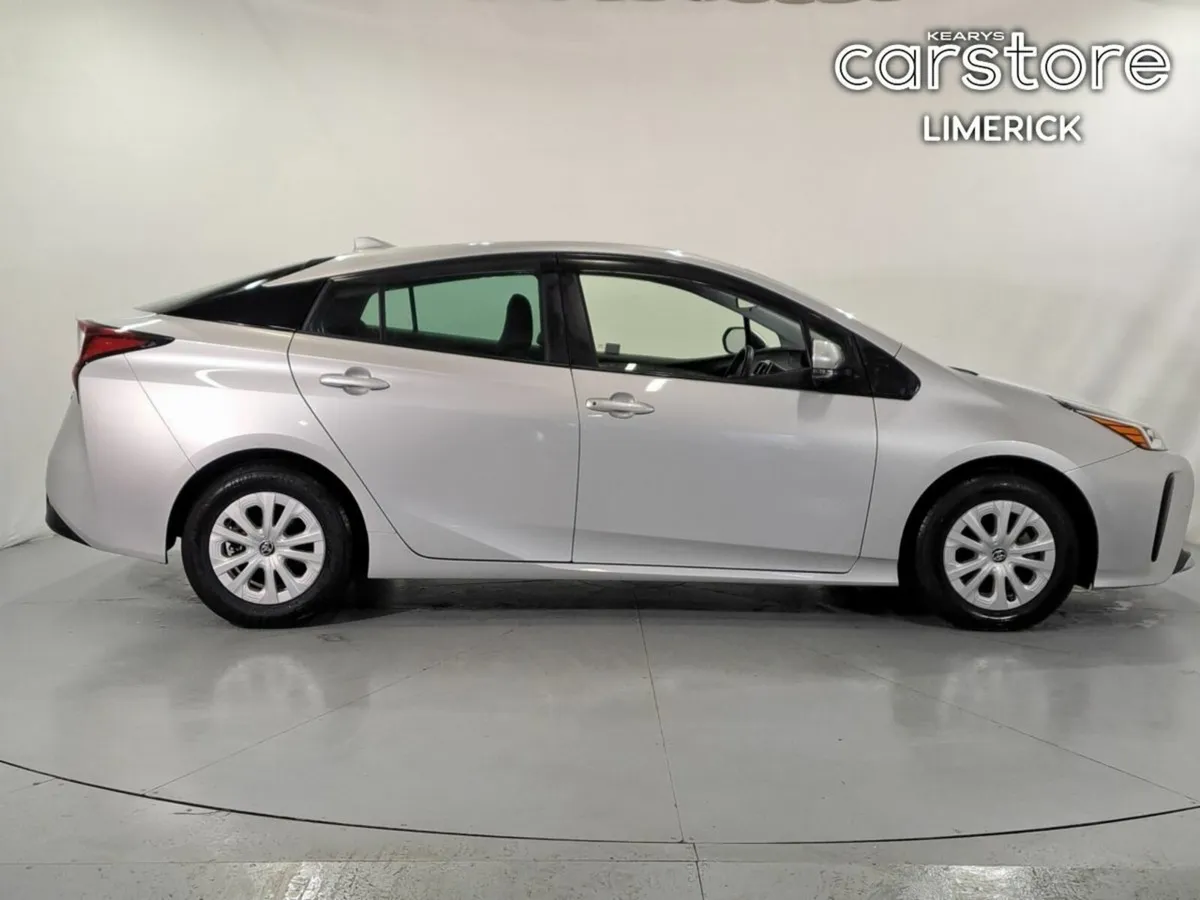 Toyota Prius 1.8 PET HYBRID - Image 2