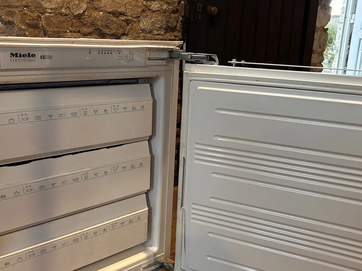 Under the Counter Freezer & Fridge  - Miele - Image 2