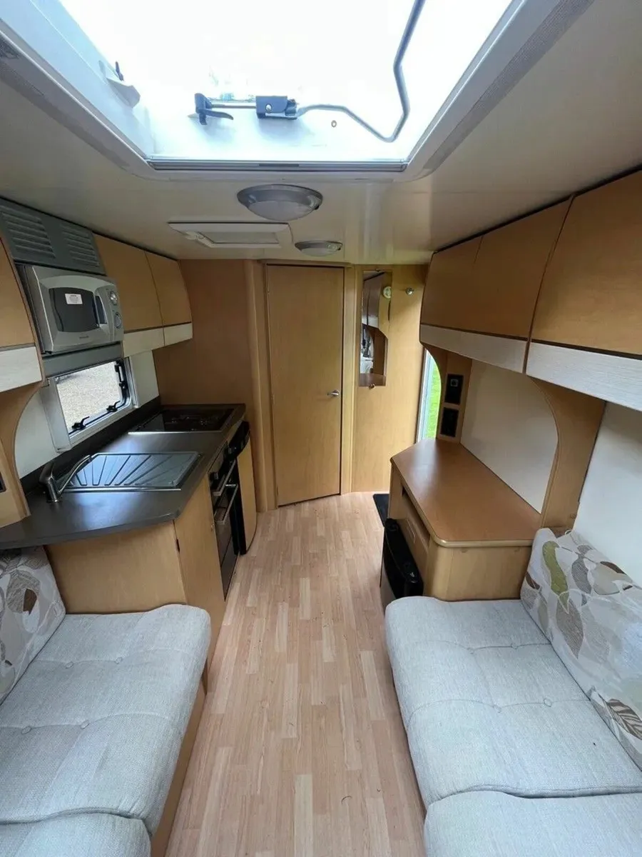 Bailey Olympus 2010 462 - Image 4