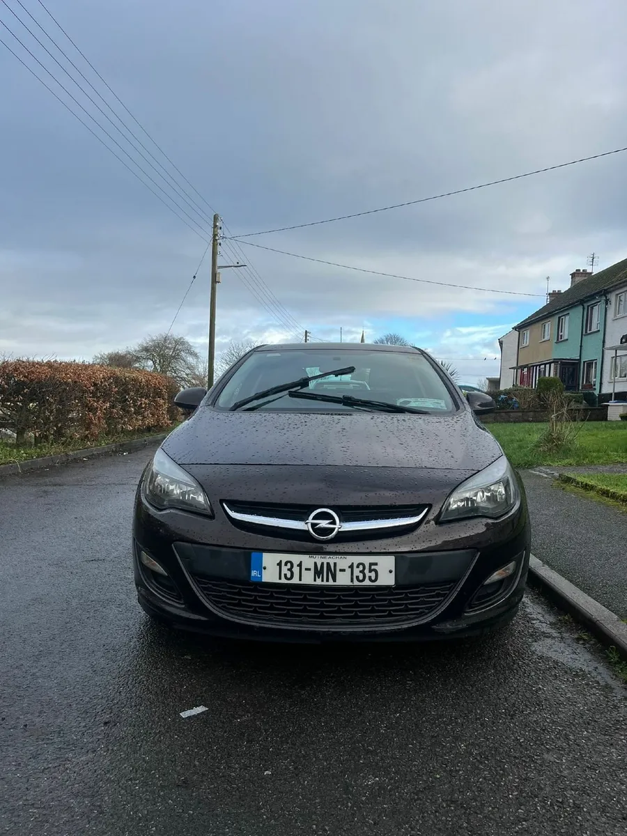 Opel Astra 2013 - Image 1