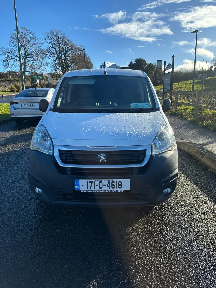 2017 Peugeot Partner - Image 2