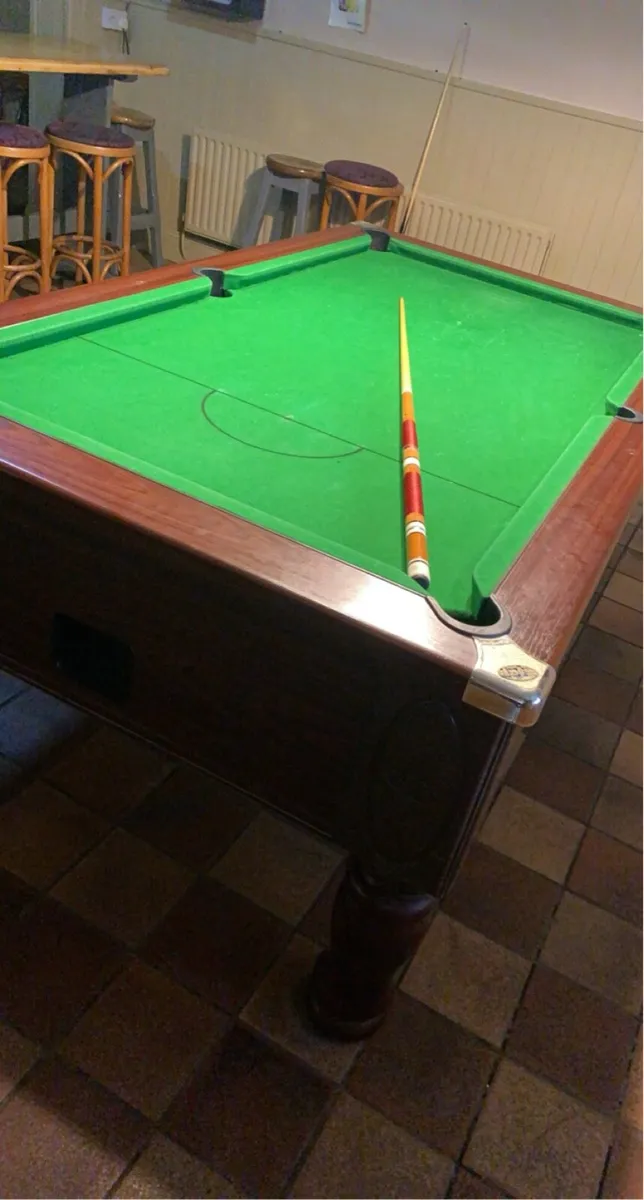 Pool table - Image 2