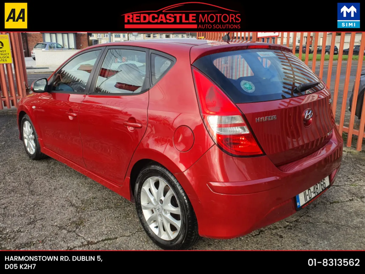 Hyundai i30 1.6 CRDI COMFORT 5DR *AUTO* (NCT 11/26 - Image 2