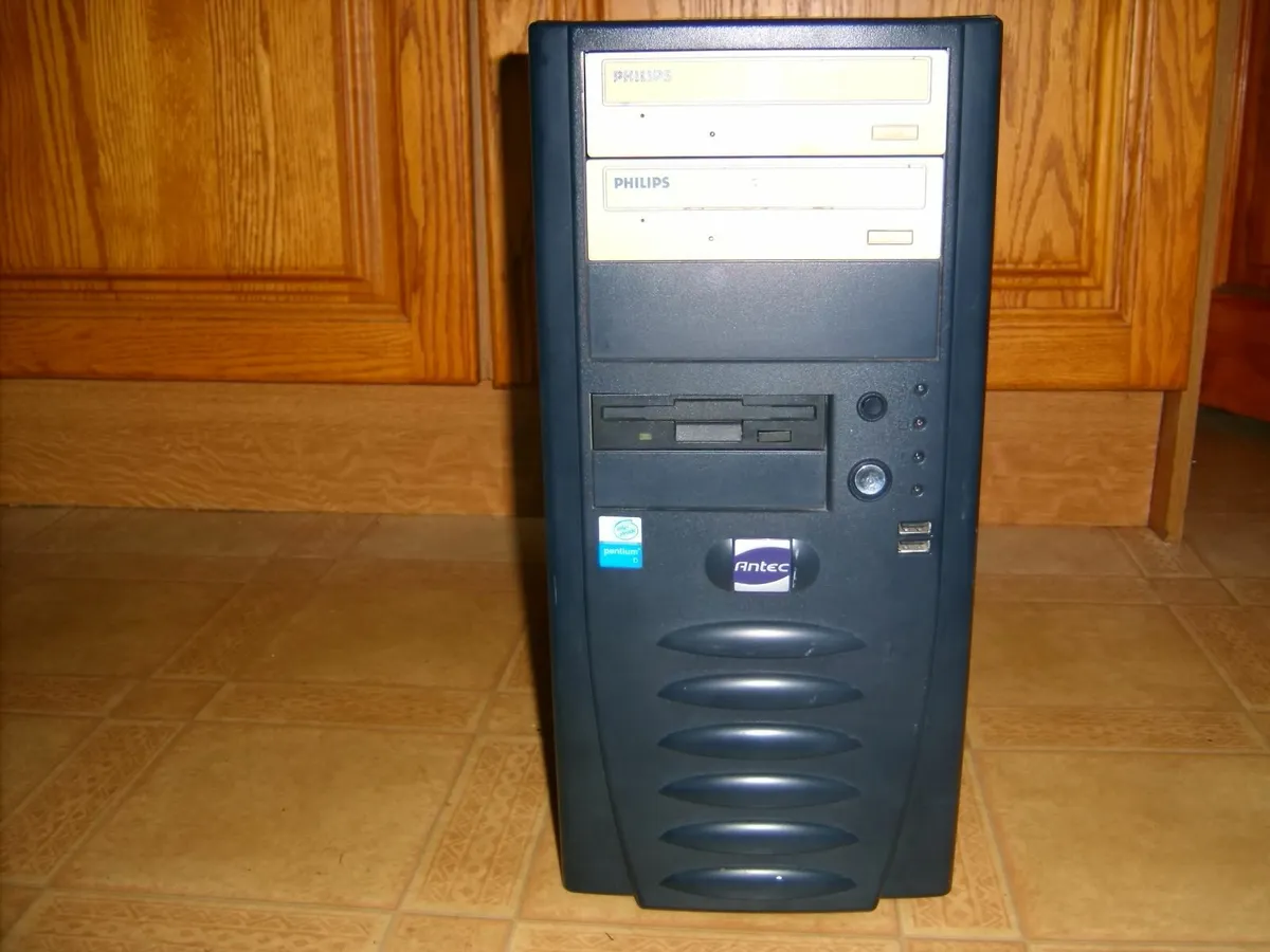 black computer - Image 1