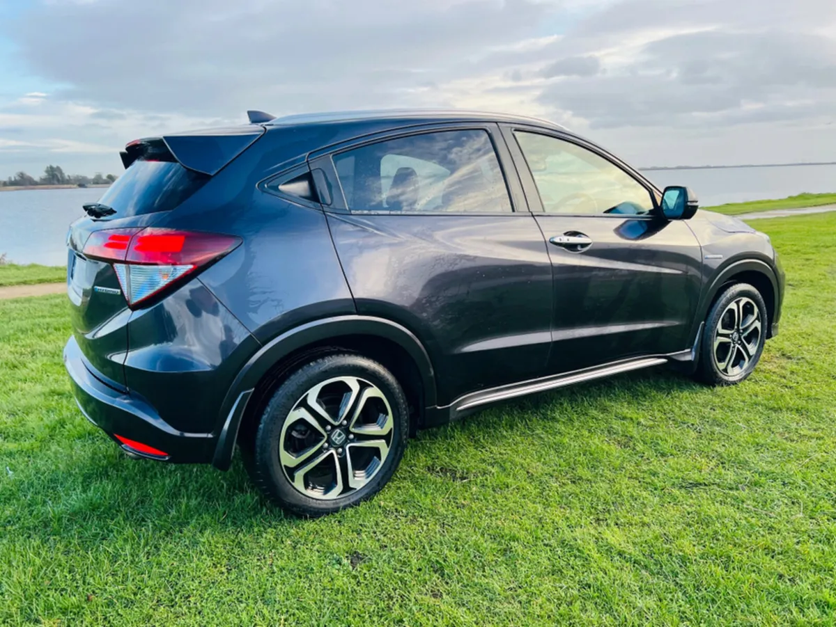 Honda Vezel DAA-RU3 - Image 4