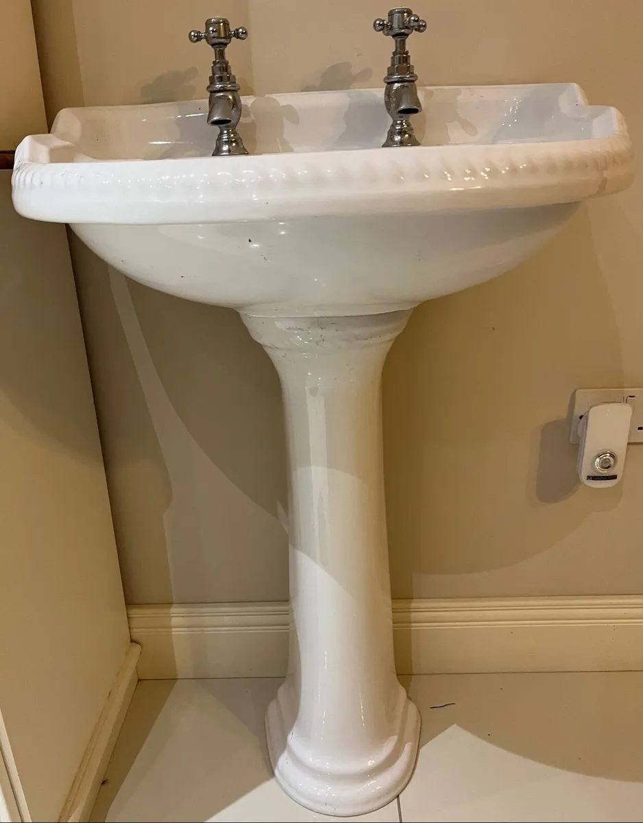 Bathroom ware - Image 3