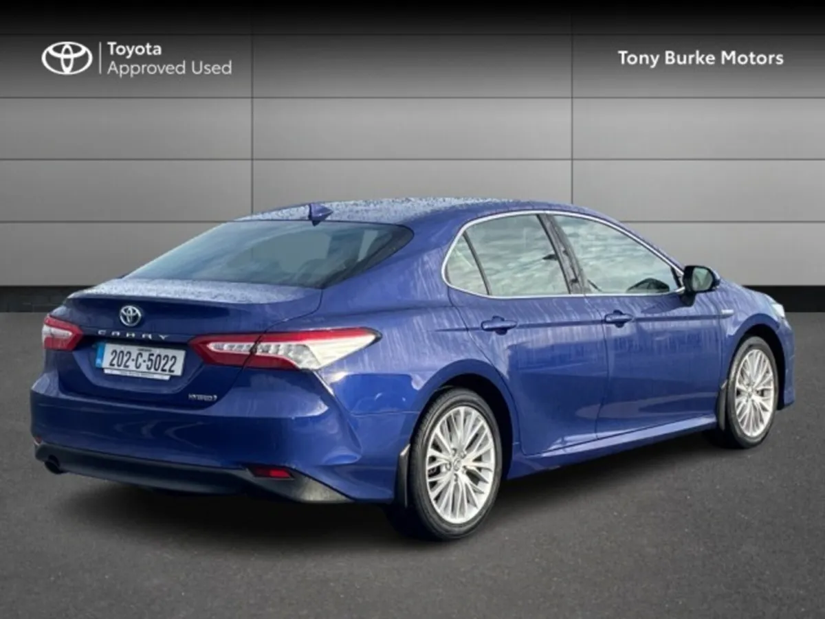 Toyota Camry - Platinum Edition - Ivory Leather - - Image 2