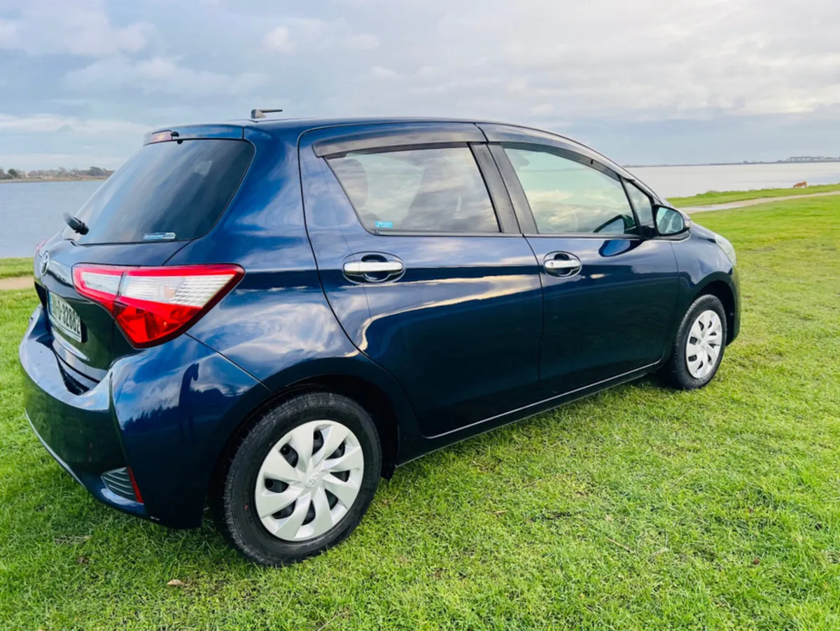 Toyota Yaris DBA-KSP130 5DR AUTO - Image 3