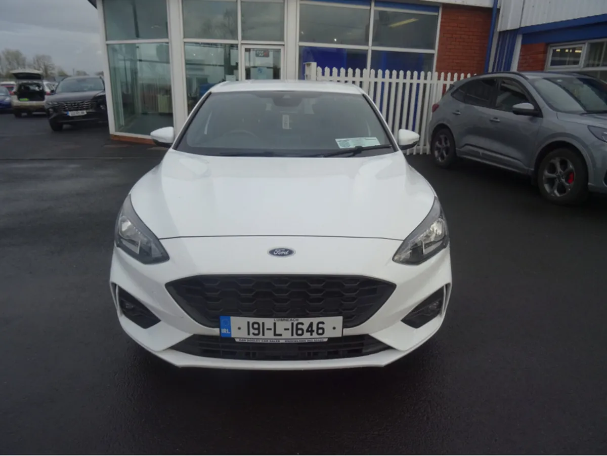 Ford Focus ST-LINE 1.0 ECOBOOST 125 125PS 4DR - Image 2