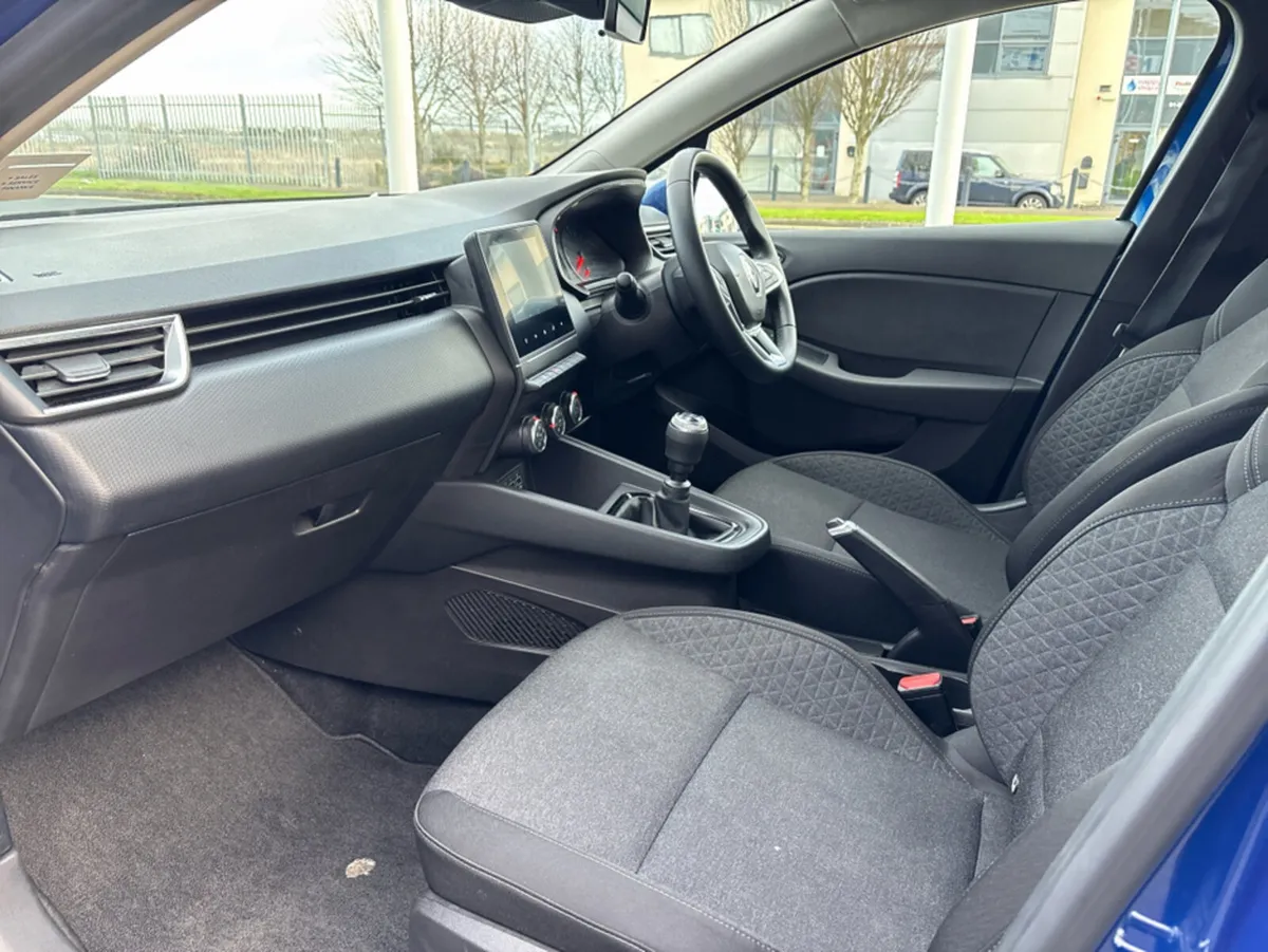 Renault Clio DYNAMIQUE TCE 90 MY21.5 5 5DR - Image 3