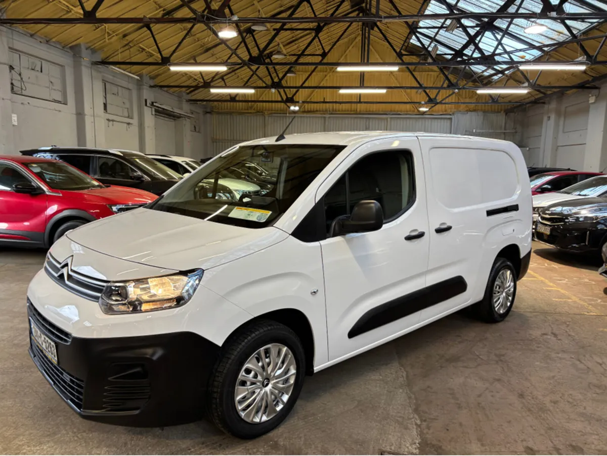 Citroen Berlingo 1.5 dsl Lwb Only 17000 kms THIS P - Image 4