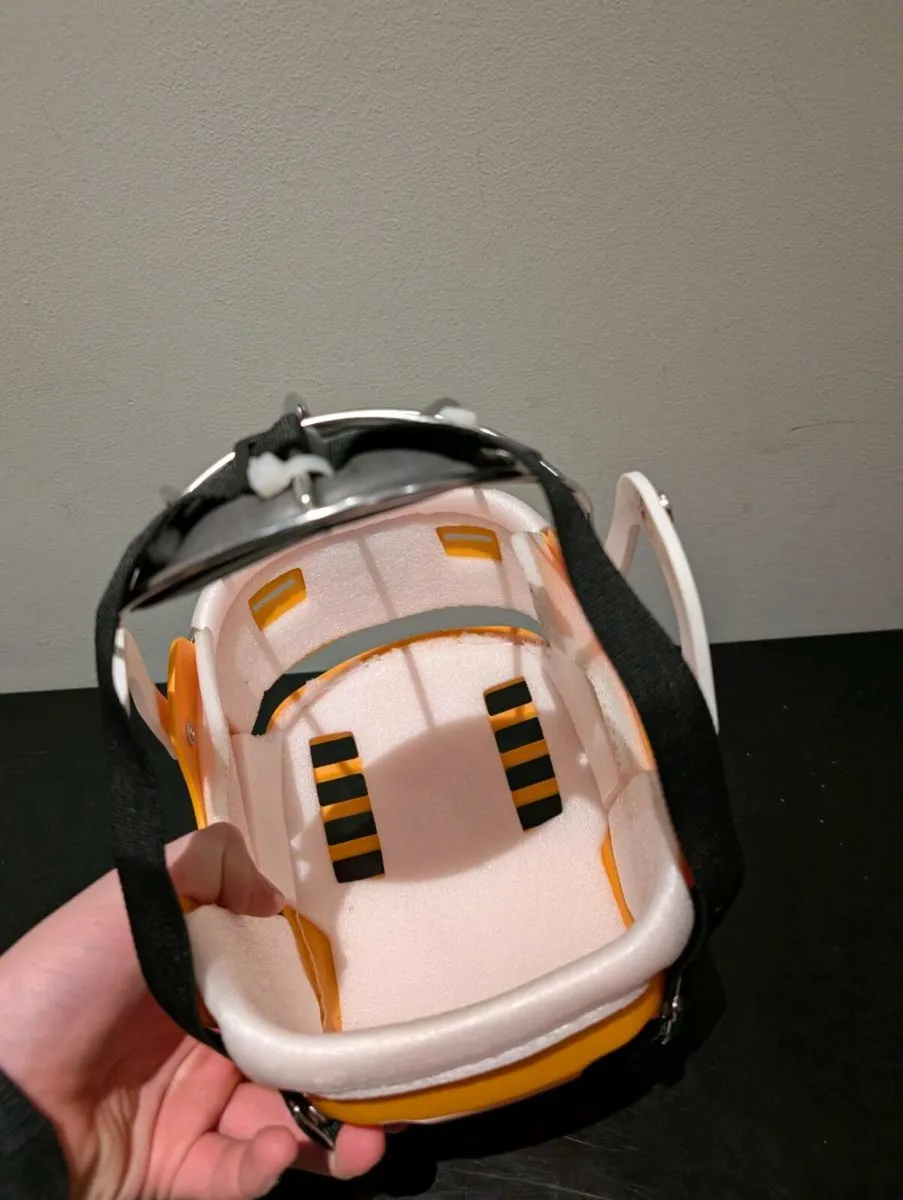 free former helmet with kk butterfly faceguard - Image 4