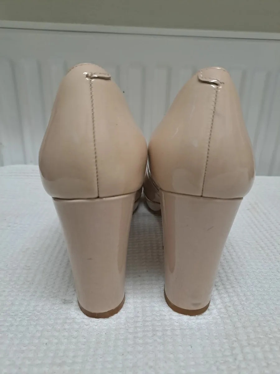 Heels light pink size 6.5 Clark's - Image 2