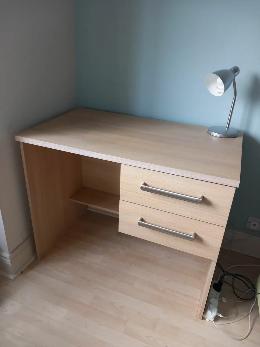 Desk for sale - Image 2