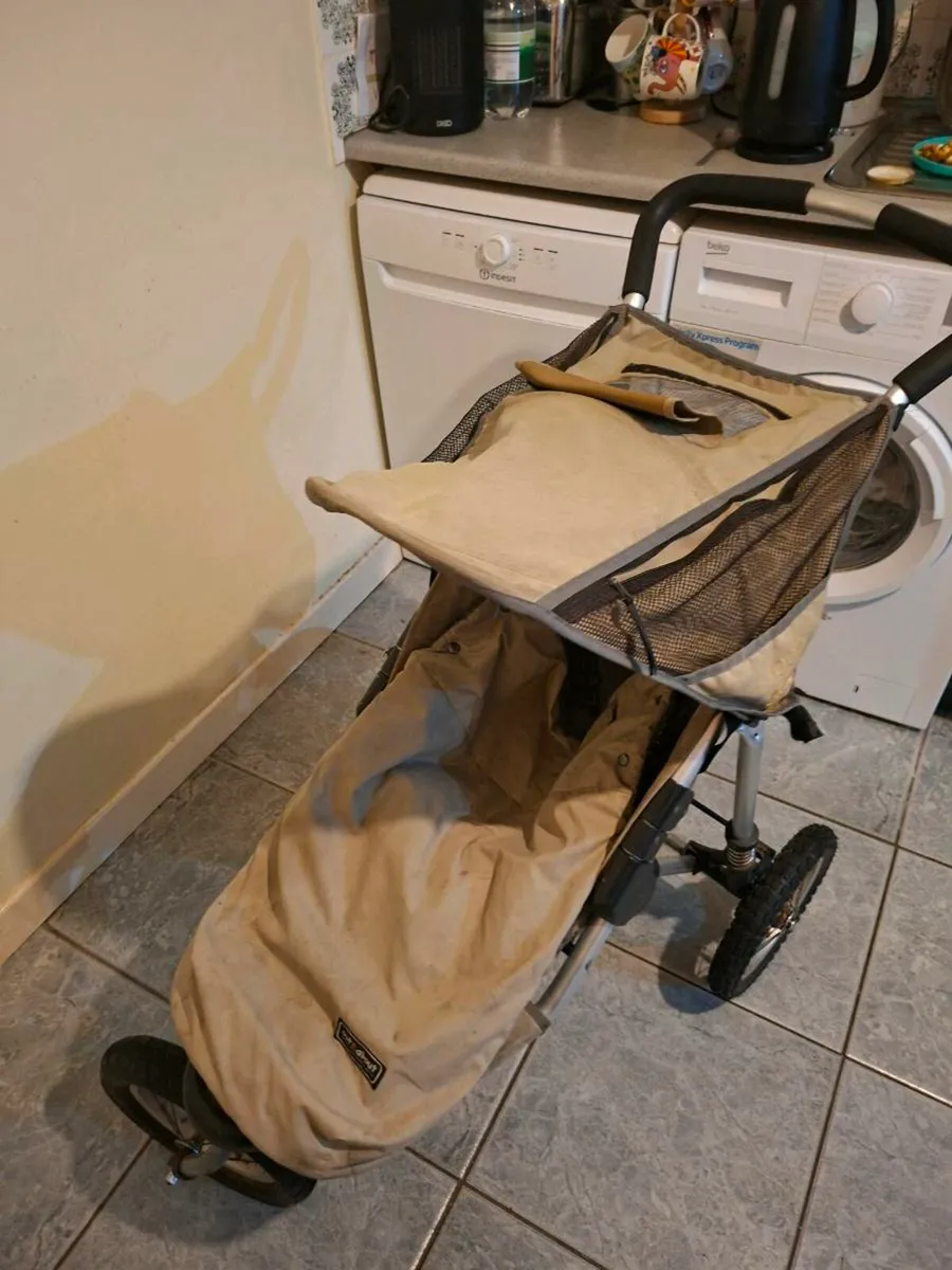 Out n about buggy - Image 2