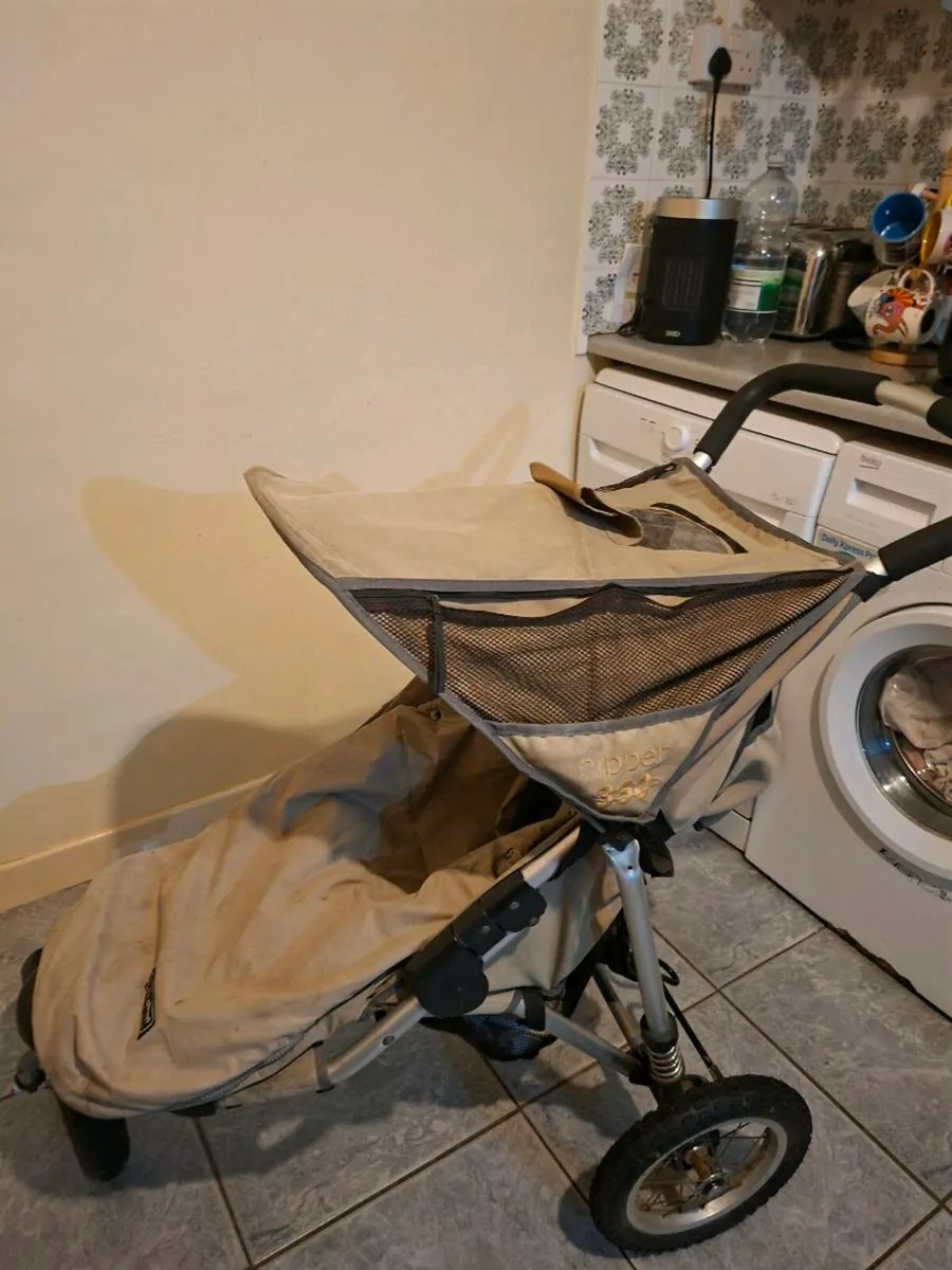 Out n about buggy - Image 3