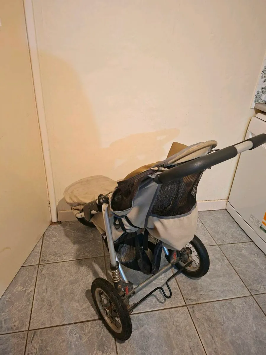 Out n about buggy - Image 4