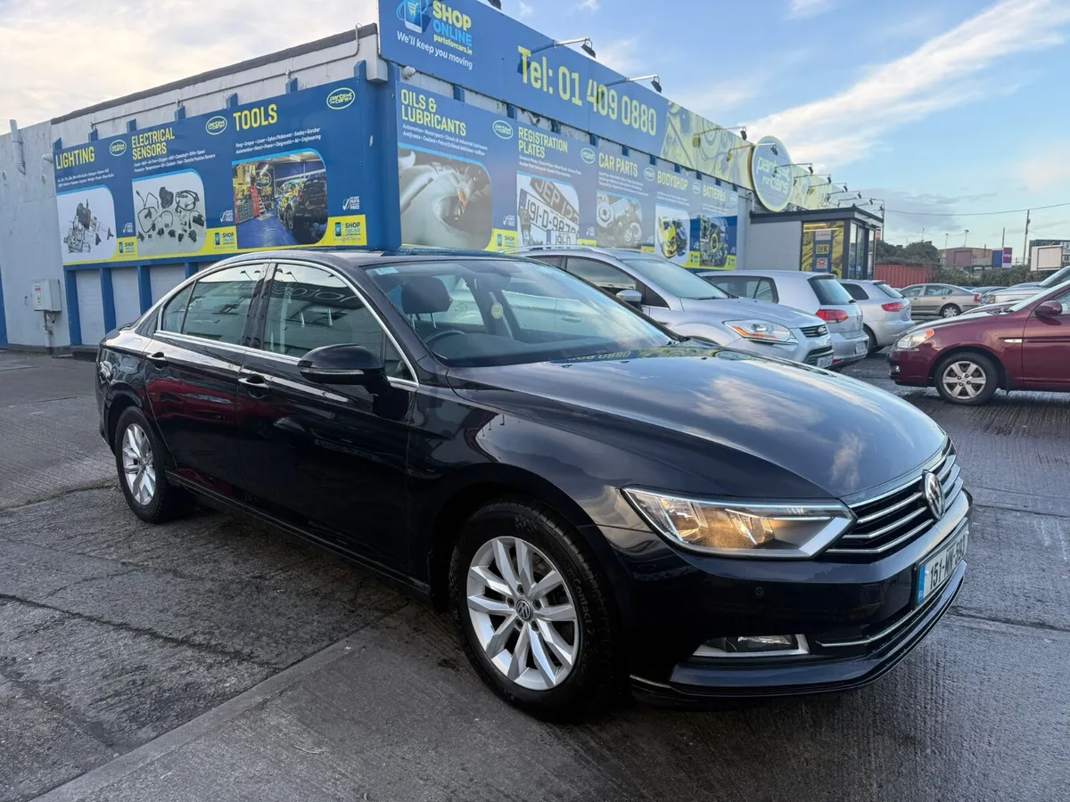 Volkswagen Passat 2015 - Image 2