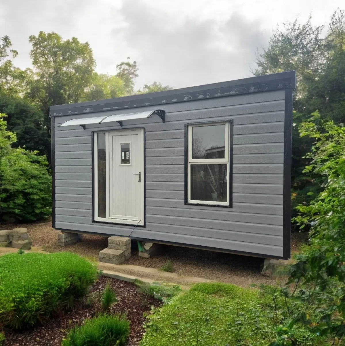 Modular bedsit apartment - Image 1