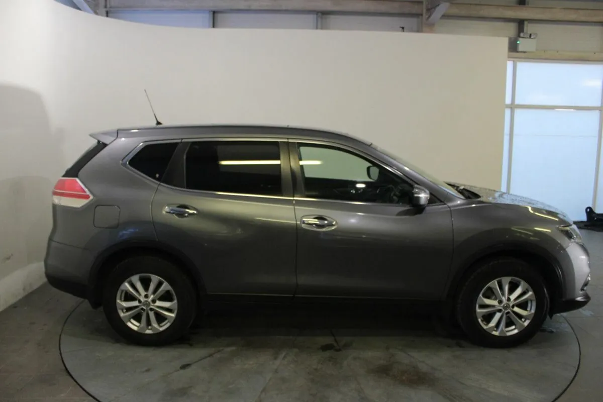 Nissan X-Trail 1.6d DLS SV 7 SEATS E6 4 - Image 2