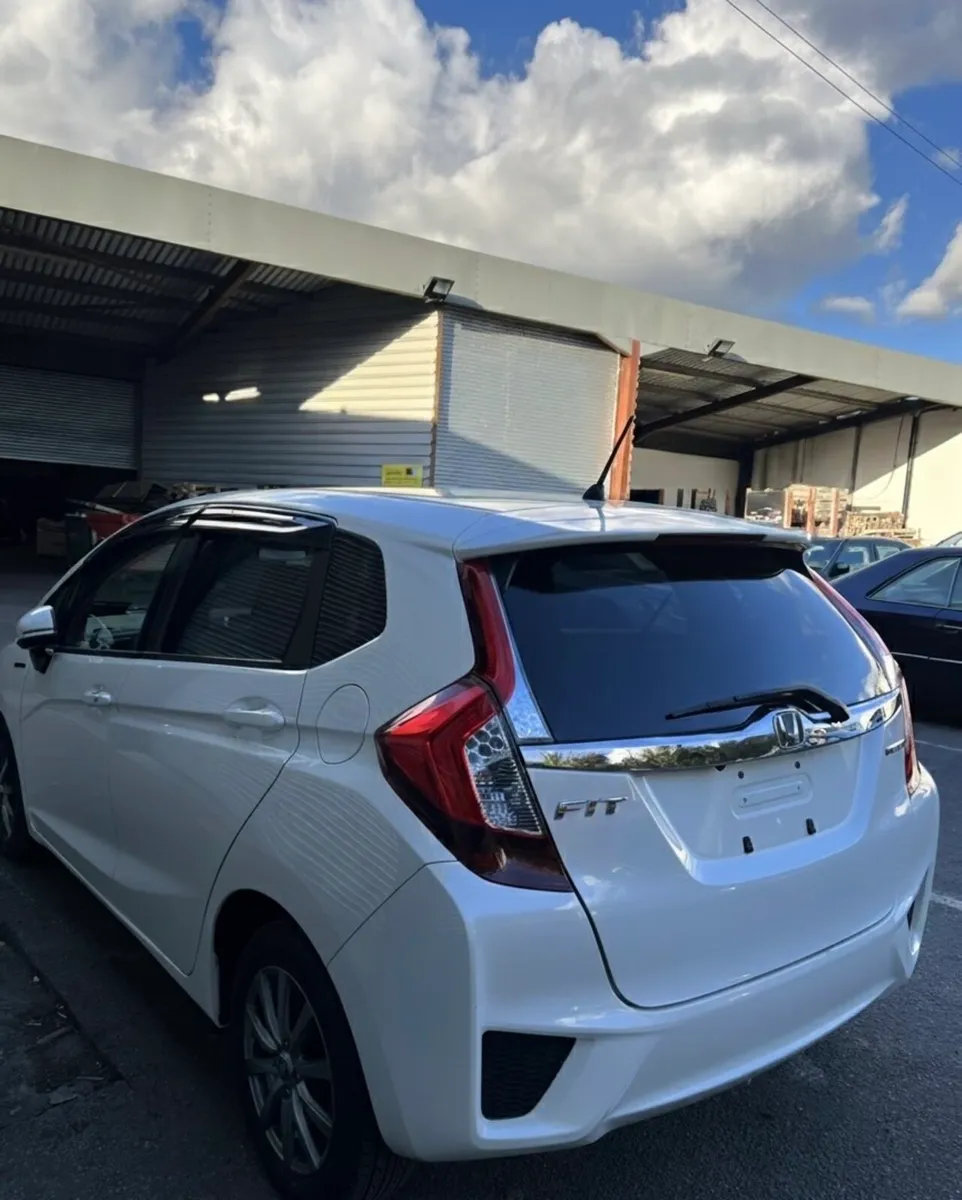 2014 honda fit hybrid , - Image 4