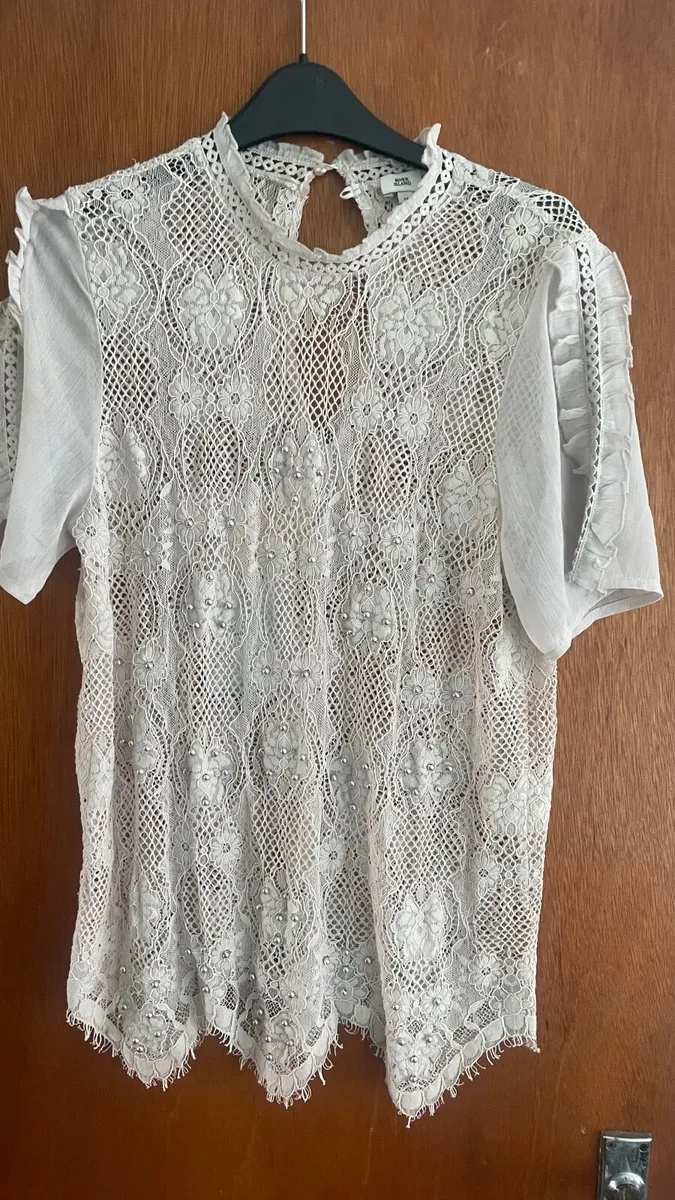 Women’s lace top 14 - Image 1