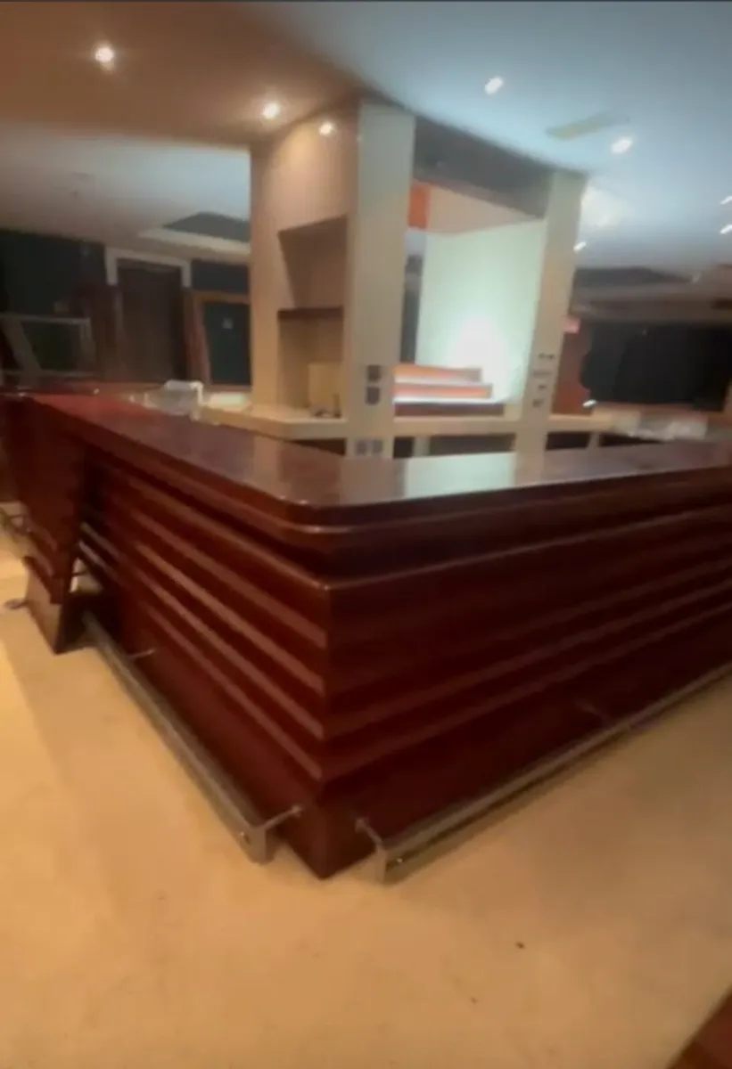 Superb wooden bar - Image 3