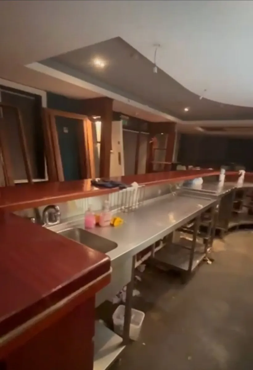 Superb wooden bar - Image 4