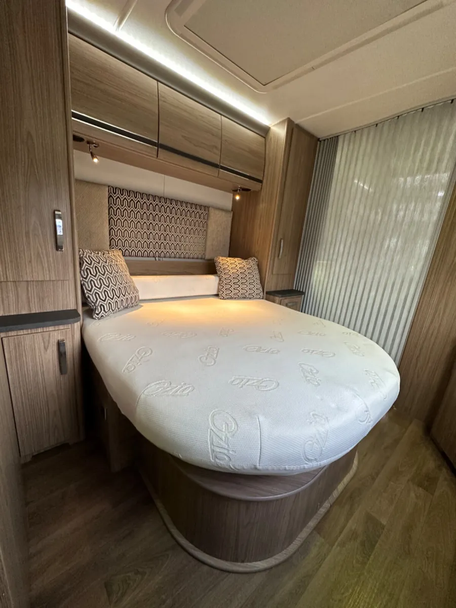 👌 2015 COACHMAN VIP 575 ISLAND BED 👌 - Image 4