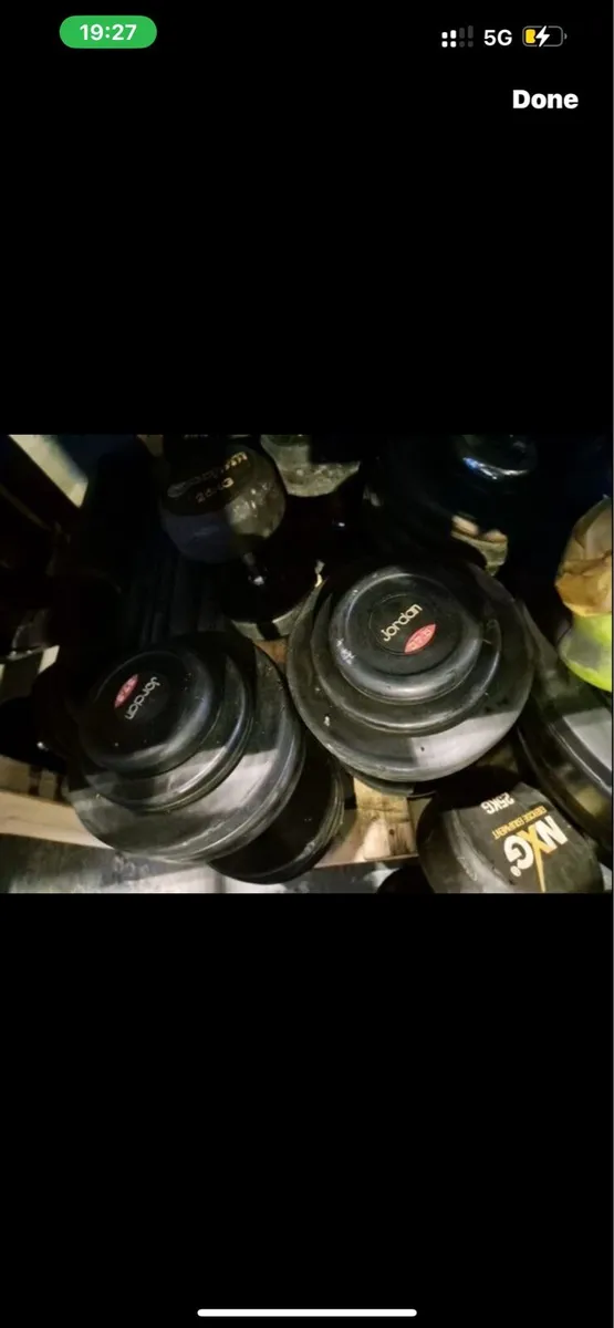 PAIR OF JORDAN 37.5 dummbell