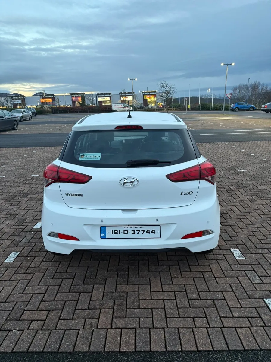 Hyundai i20 Deluxe 2018 - Image 4