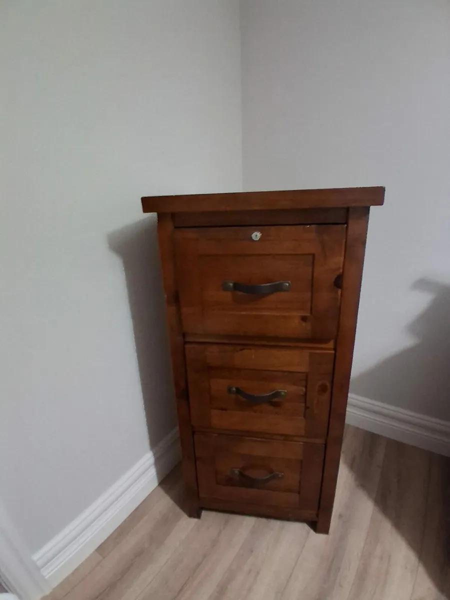 Mahogany Office desk and a filing Cabinet - Image 2