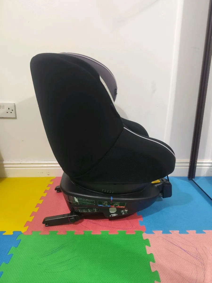 Joie spin 360 isofix car seat - Image 2