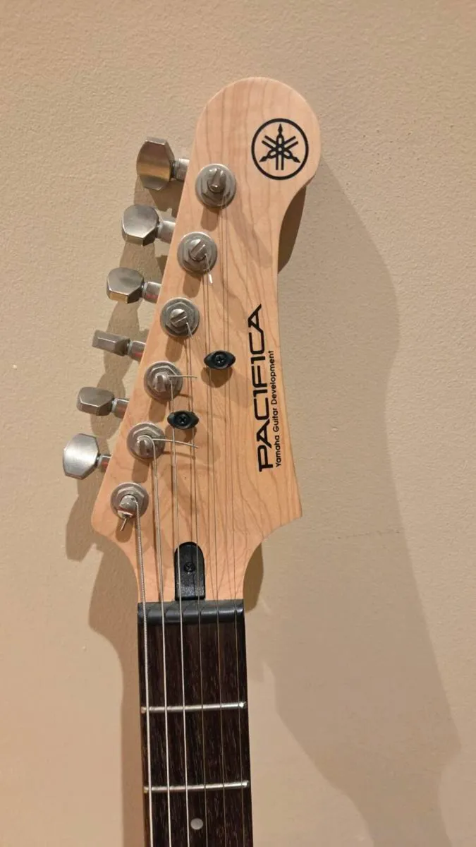 Yamaha Pacifica 311H - Image 2