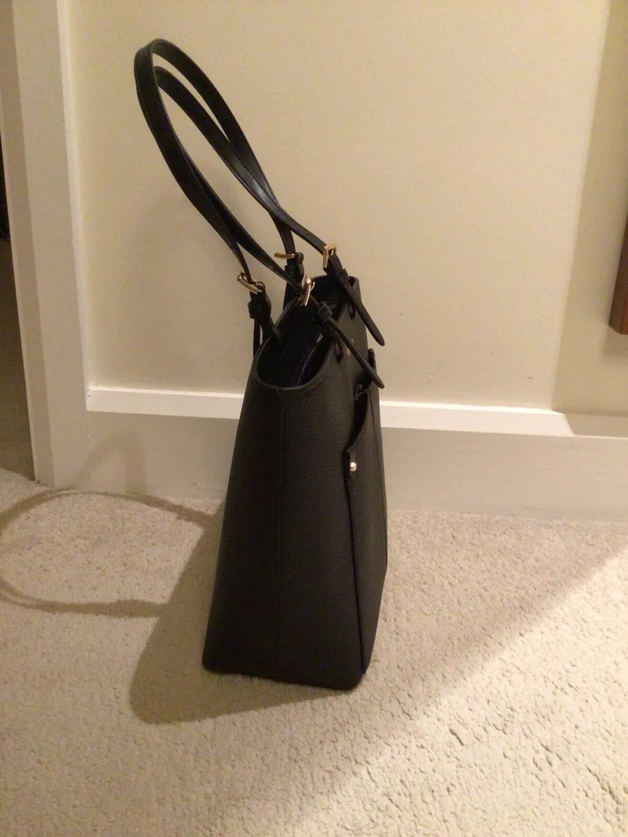 New Michael Kors Handbag - Image 4